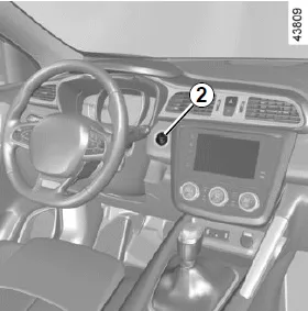 Renault Kadjar. STARTEN, ABSTELLEN DES MOTORS: Fahrzeug mit Keycard